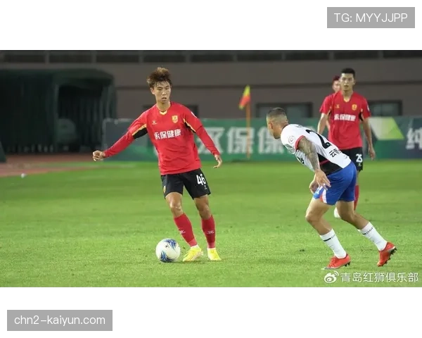 门框成为多场比赛参与者 海港玉昆战两次击中横梁